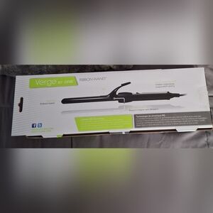 Ribbon Wand Ceramic Hair Curler in Black and Lime